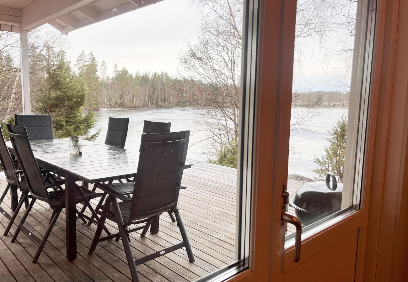 Ferienhaus in Gnosjö - Ferienhaus in Gnosjö mit Seegrundstück | SE07015