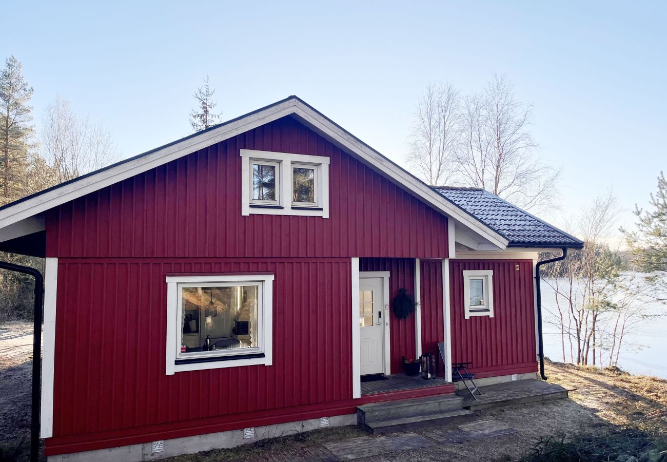 Ferienhaus in Gnosjö - Ferienhaus in Gnosjö mit Seegrundstück | SE07015