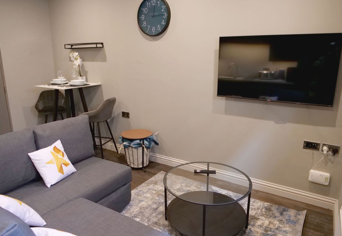 Ferienwohnung in Birmingham - ★ Silver Forge - Luxury One Bed with Office - Sofa Bed