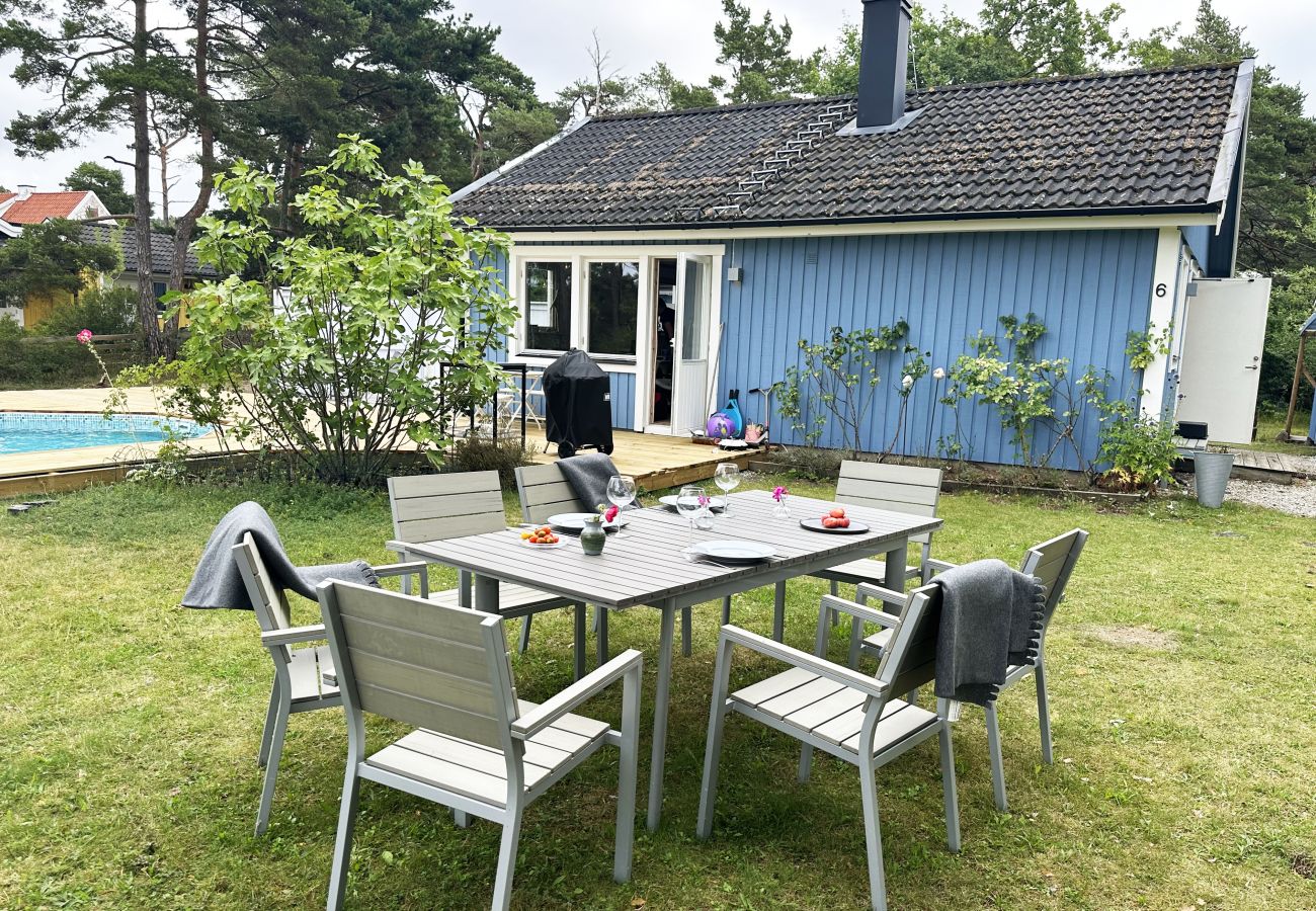 Ferienhaus in Visby - Ferienhaus mit privatem Pool in Brissund bei Visby | SE12023