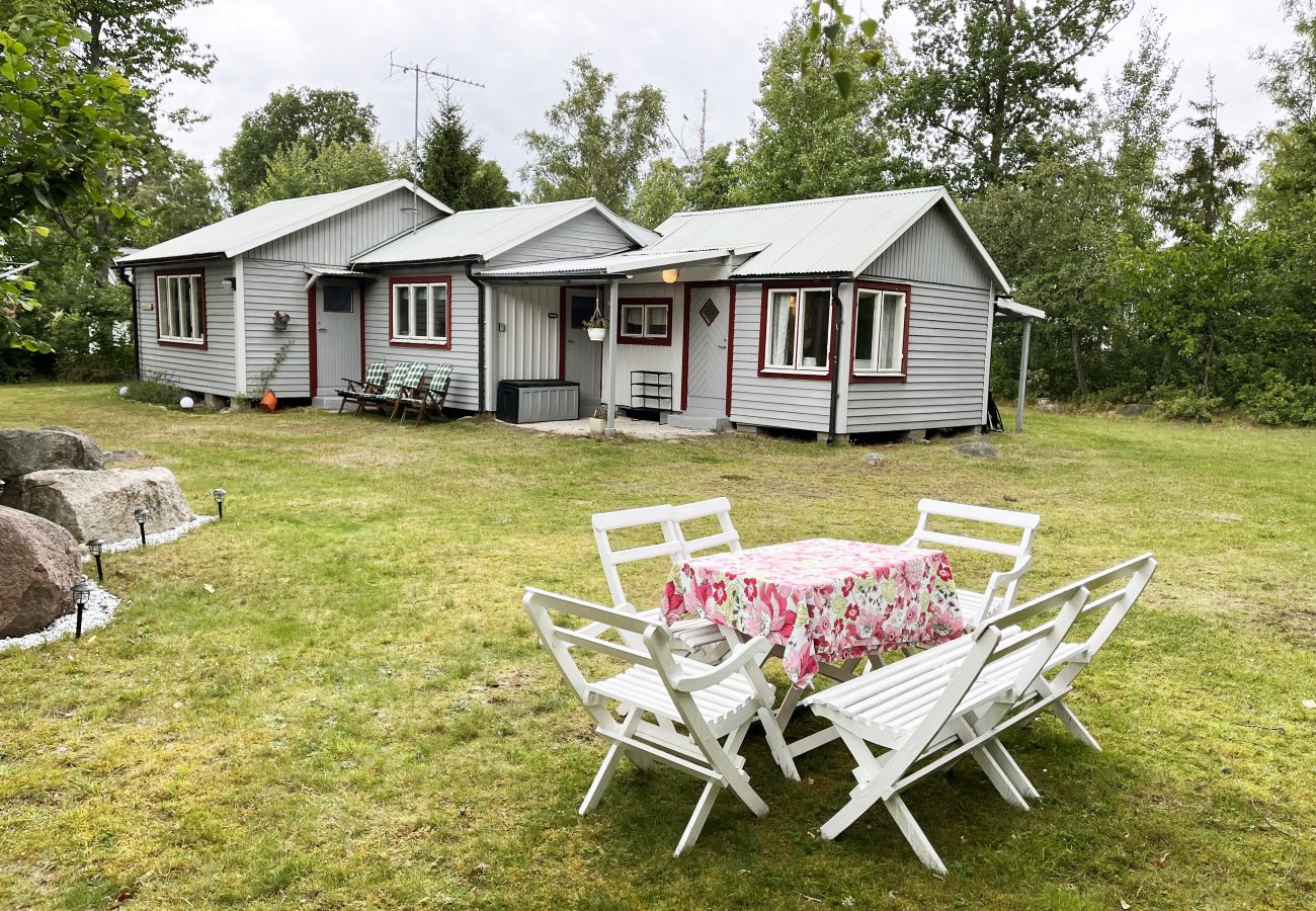 Ferienhaus in Färjestaden - Schönes Ferienhaus nur wenige Gehminuten von Färjestaden entfernt | SE04040 