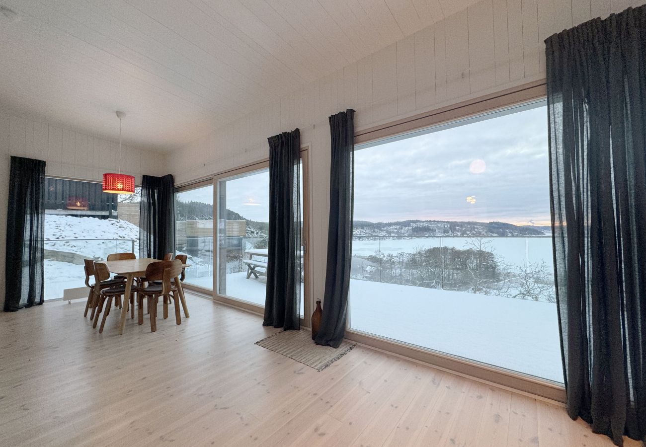 Ferienhaus in Munkedal - Einzigartige Villa mit fantastischer Aussicht in Munkedal | SE09047