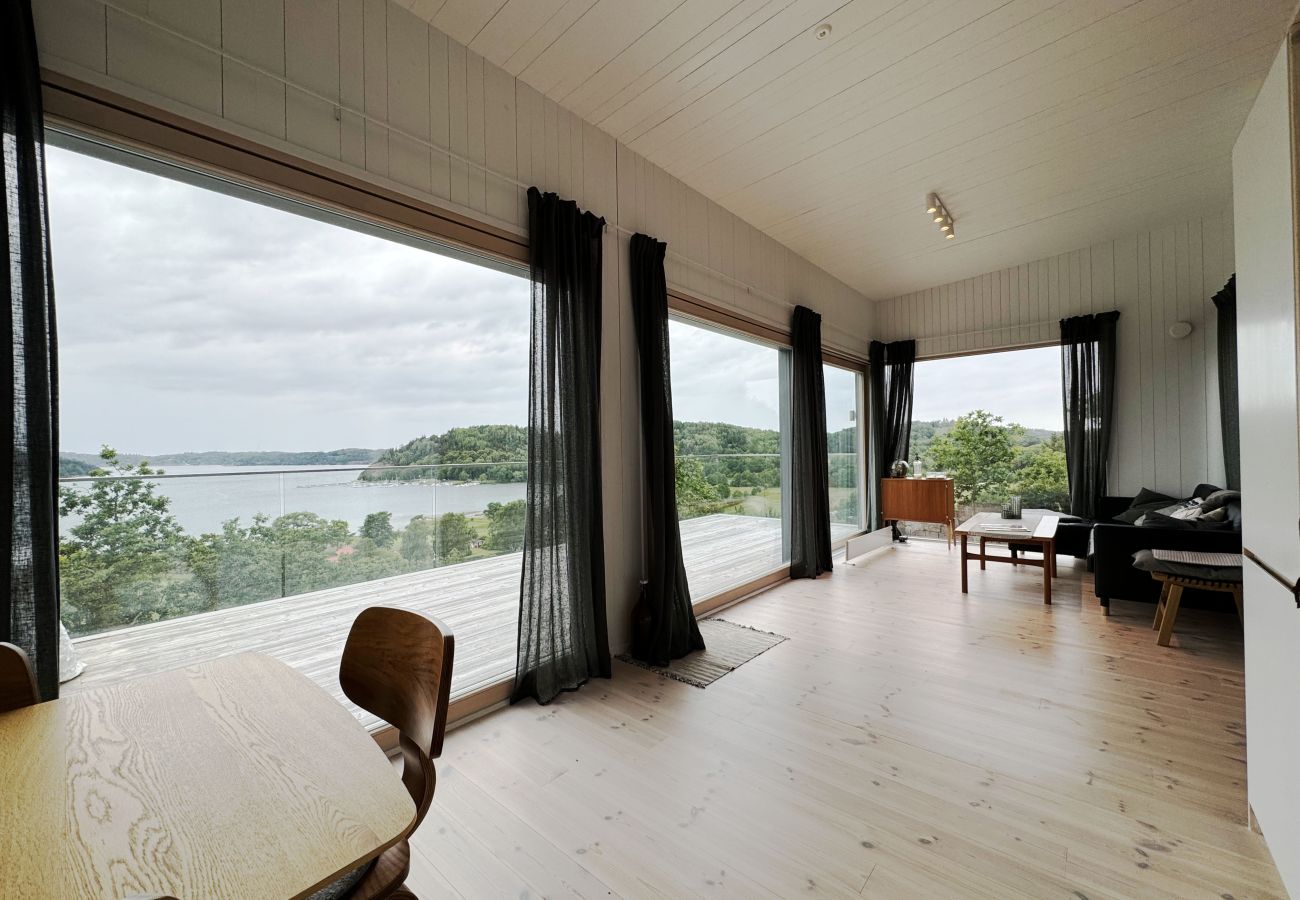 Ferienhaus in Munkedal - Einzigartige Villa mit fantastischer Aussicht in Munkedal | SE09047