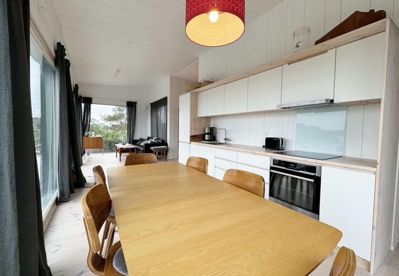 Ferienhaus in Munkedal - Einzigartige Villa mit fantastischer Aussicht in Munkedal | SE09047