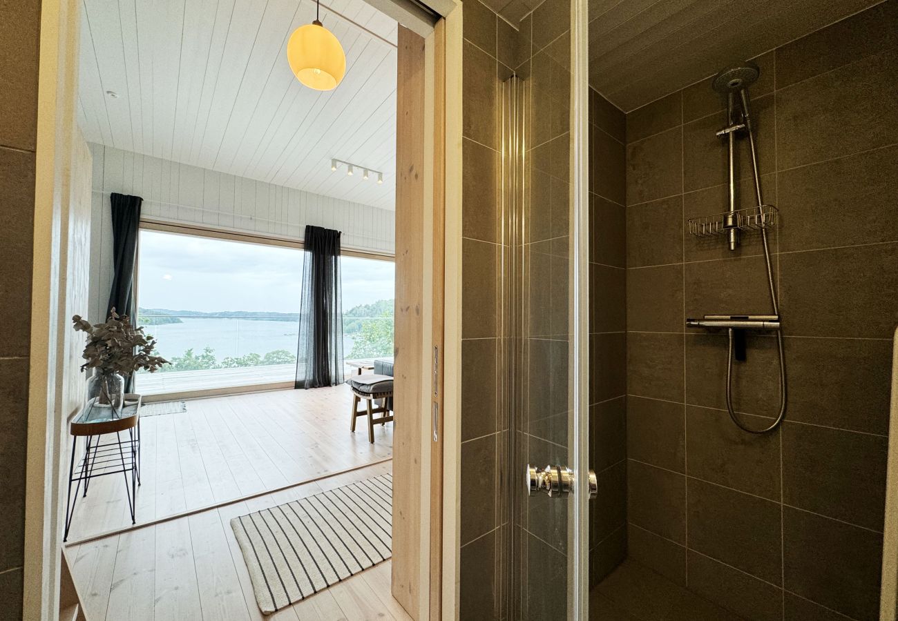 Ferienhaus in Munkedal - Einzigartige Villa mit fantastischer Aussicht in Munkedal | SE09047