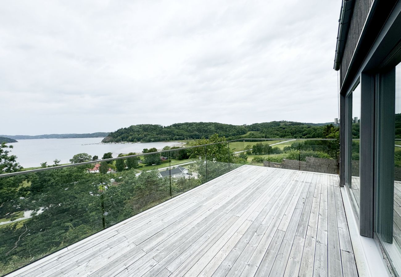 Ferienhaus in Munkedal - Einzigartige Villa mit fantastischer Aussicht in Munkedal | SE09047