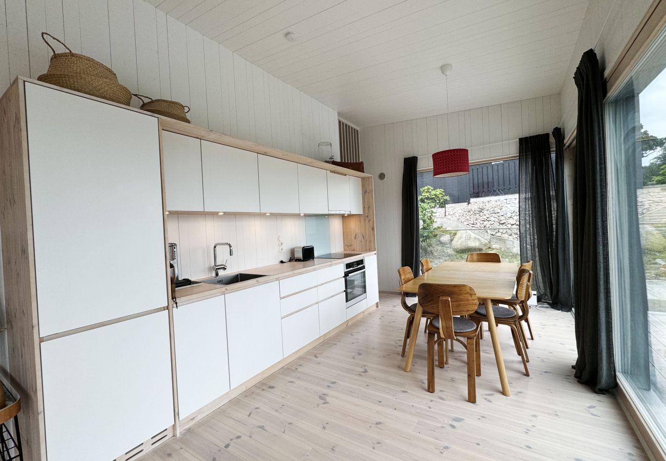 Ferienhaus in Munkedal - Einzigartige Villa mit fantastischer Aussicht in Munkedal | SE09047