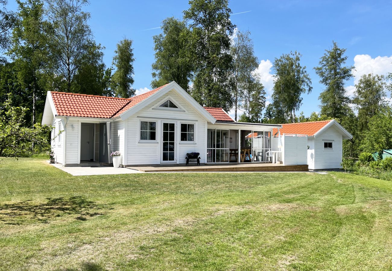 Ferienhaus in Tånnö - Renoviertes schönes Ferienhaus außerhalb von Värnamo und nur 30 Meter vom See Flåren entfernt, den ich | SE07055