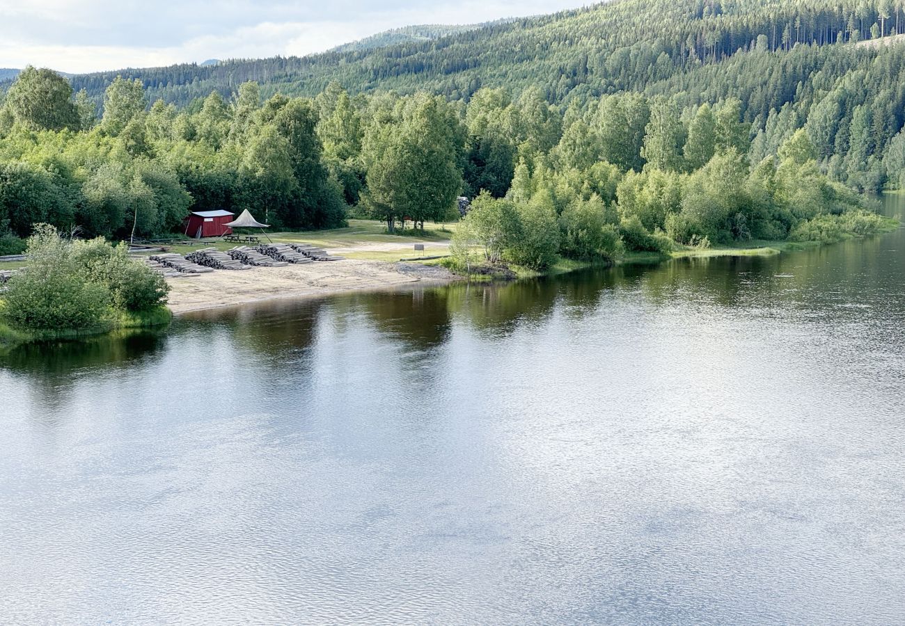 Ferienhaus in Bograngen - Gemütliche Wildnishütte in Värmland/Bograngen | SE18028