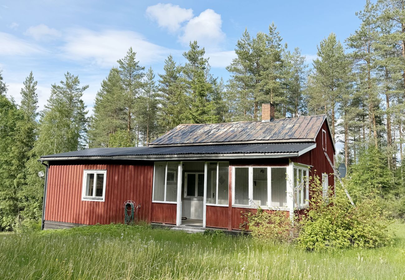 Ferienhaus in Bograngen - Gemütliche Wildnishütte in Värmland/Bograngen | SE18028