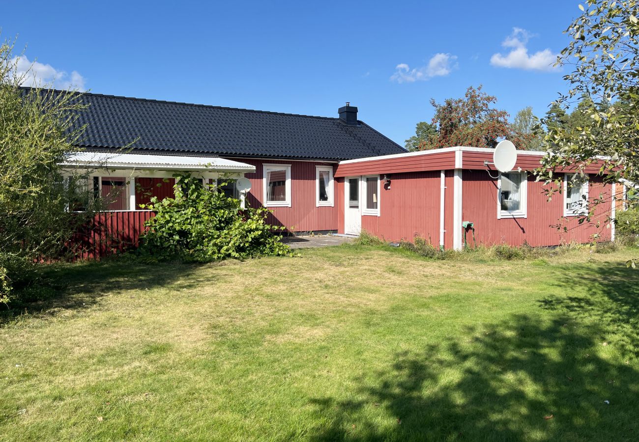 Ferienhaus in Storebro - Große und geräumige Villa in Storebro in der Nähe eines schönen Badebereichs | SE05059