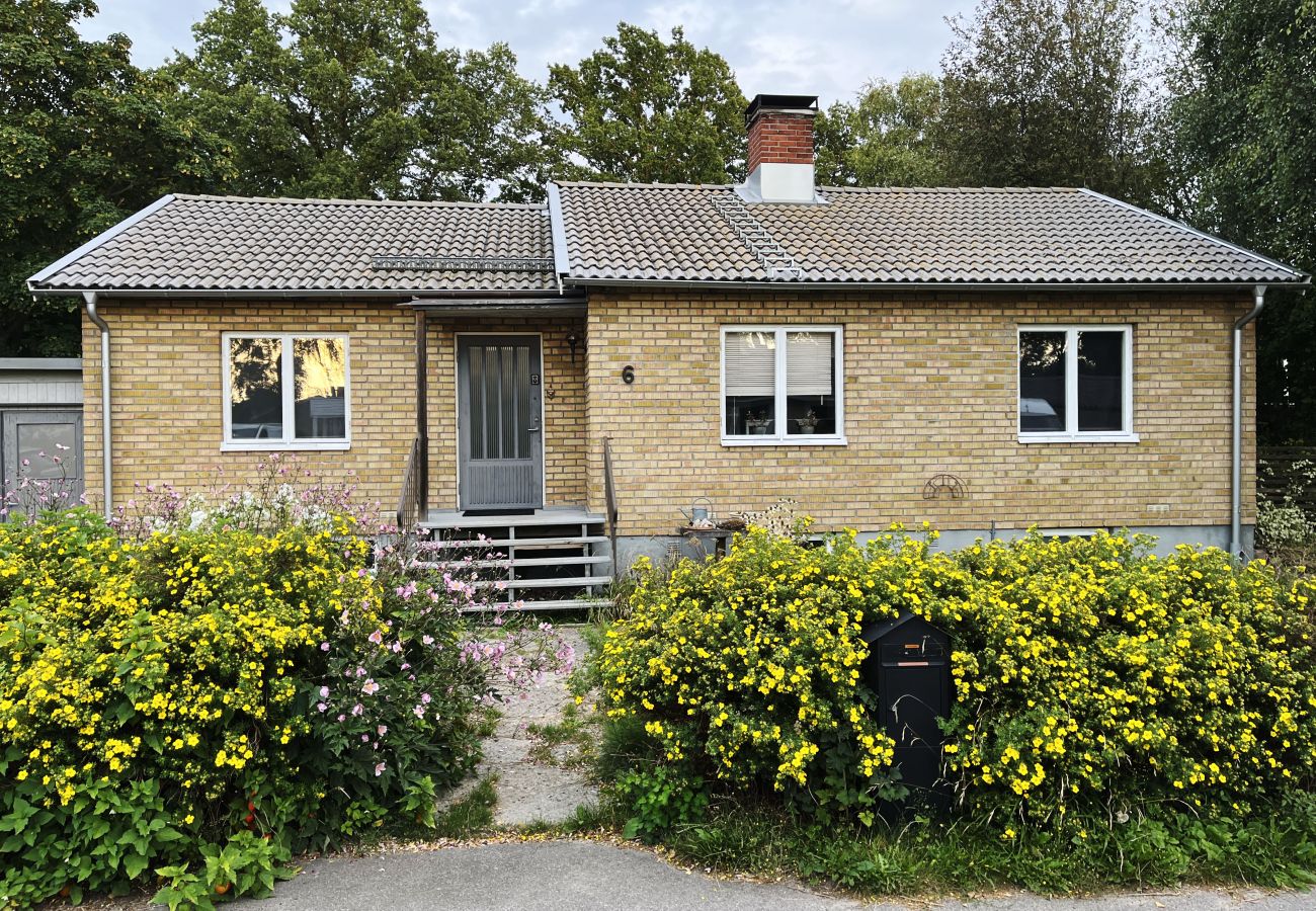 Ferienhaus in Färjestaden - Angenehme Villa in Färjestaden, nur wenige Minuten vom Meer entfernt | SE04036