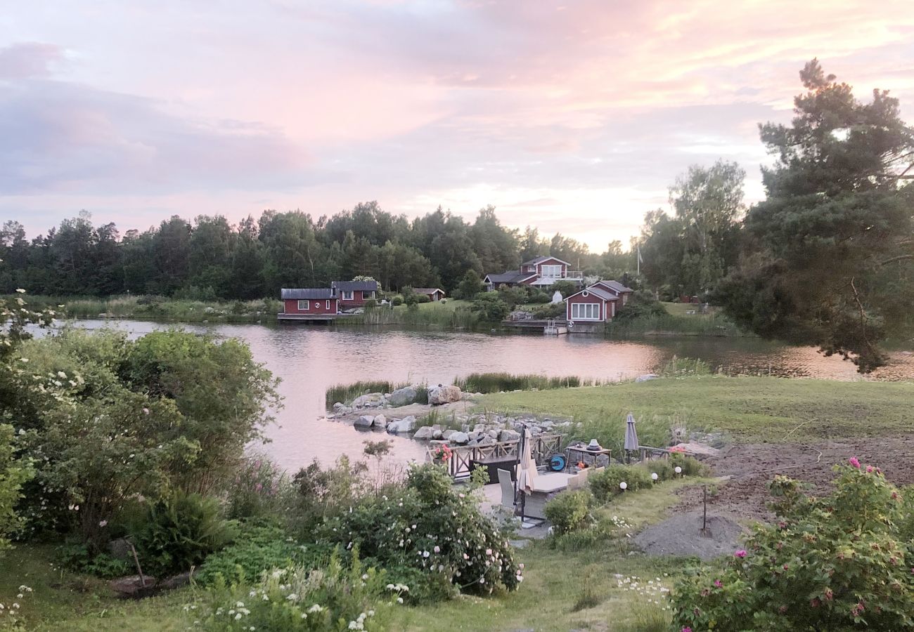 Ferienhaus in Gävle - Angenehme Unterkunft mit eigenem Meeresstrand an der Jungfrukusten | SE20023