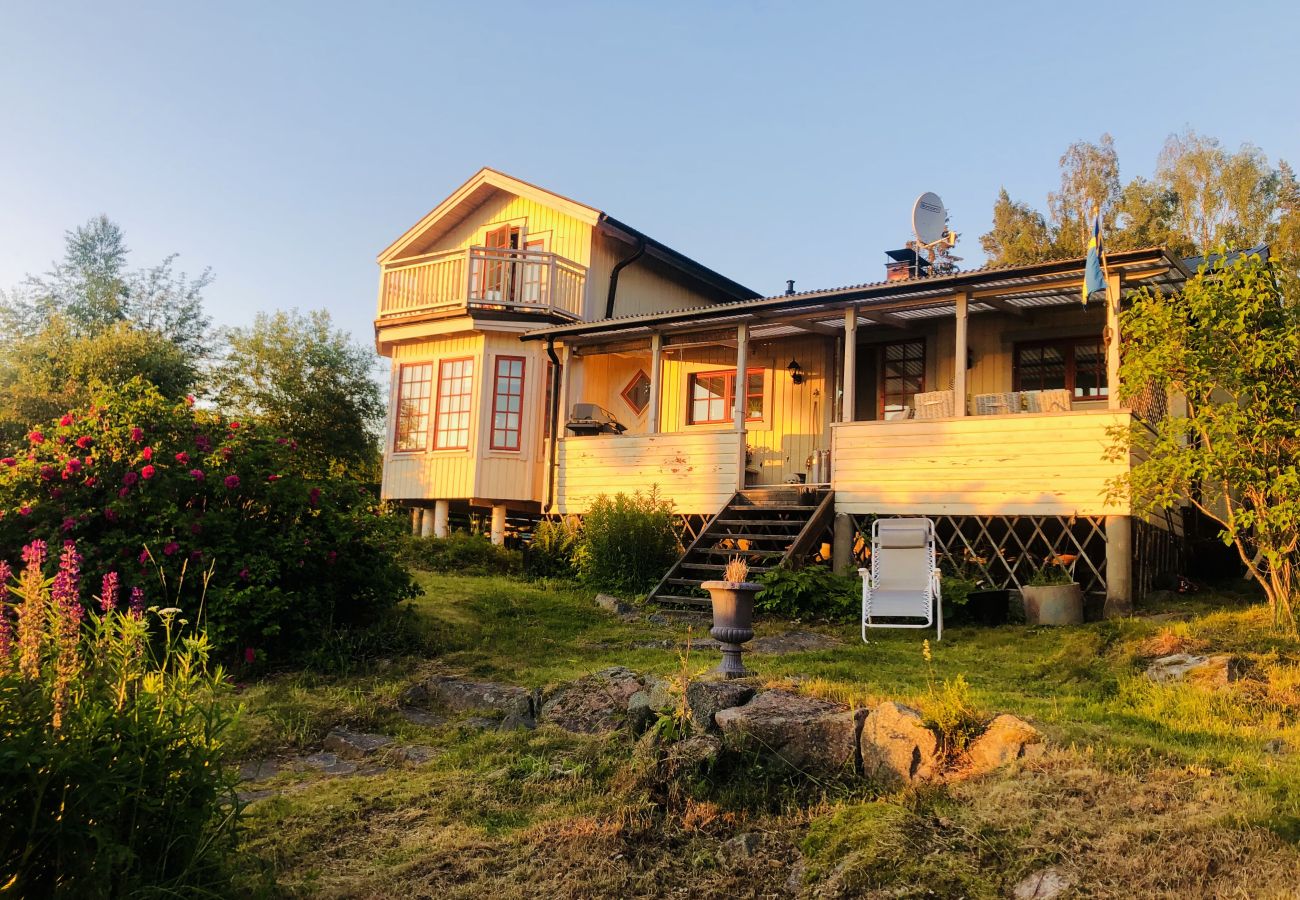 Ferienhaus in Gävle - Angenehme Unterkunft mit eigenem Meeresstrand an der Jungfrukusten | SE20023