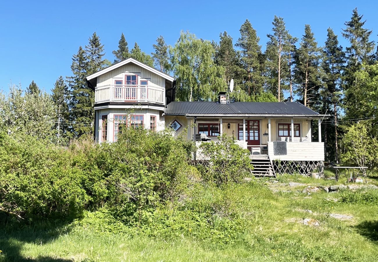 Ferienhaus in Gävle - Angenehme Unterkunft mit eigenem Meeresstrand an der Jungfrukusten | SE20023