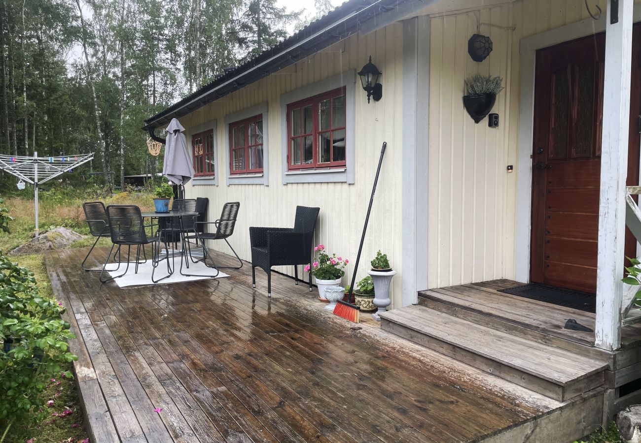 Ferienhaus in Gävle - Angenehme Unterkunft mit eigenem Meeresstrand an der Jungfrukusten | SE20023