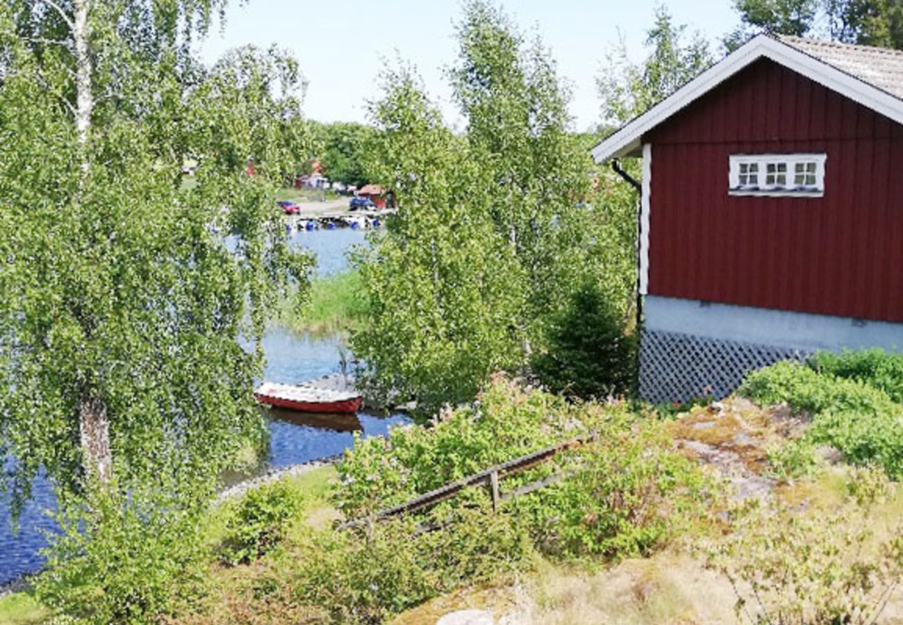 Ferienhaus in Nyköping - Haus mit Seegrundstück und eigenem Steg auf Skansholmen außerhalb von Nyköping | SE14018