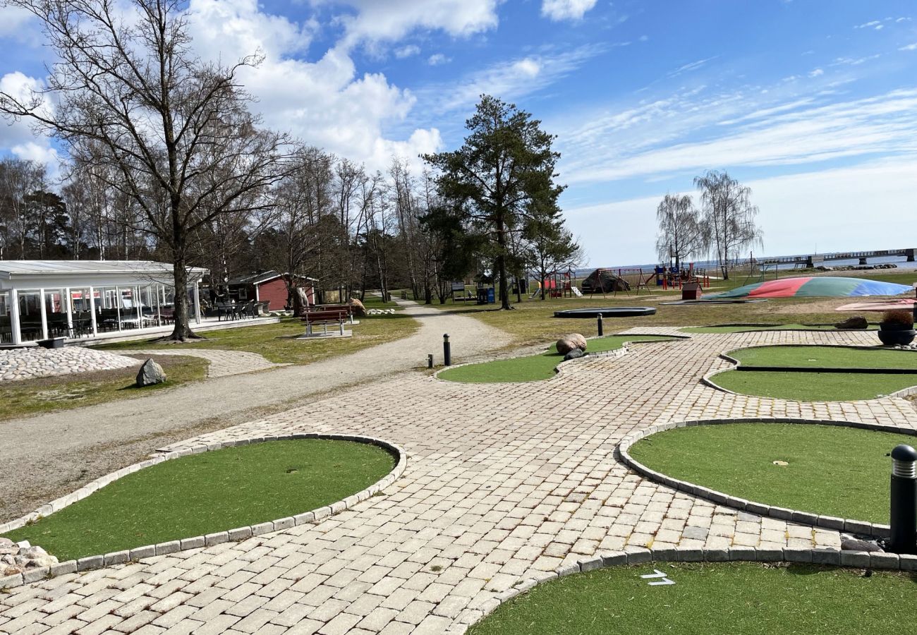 Ferienhaus in Vassmolösa - Gemütliches Blockhaus in der Nähe des Meeres und der Natur in Hagbyhamn | SE05081