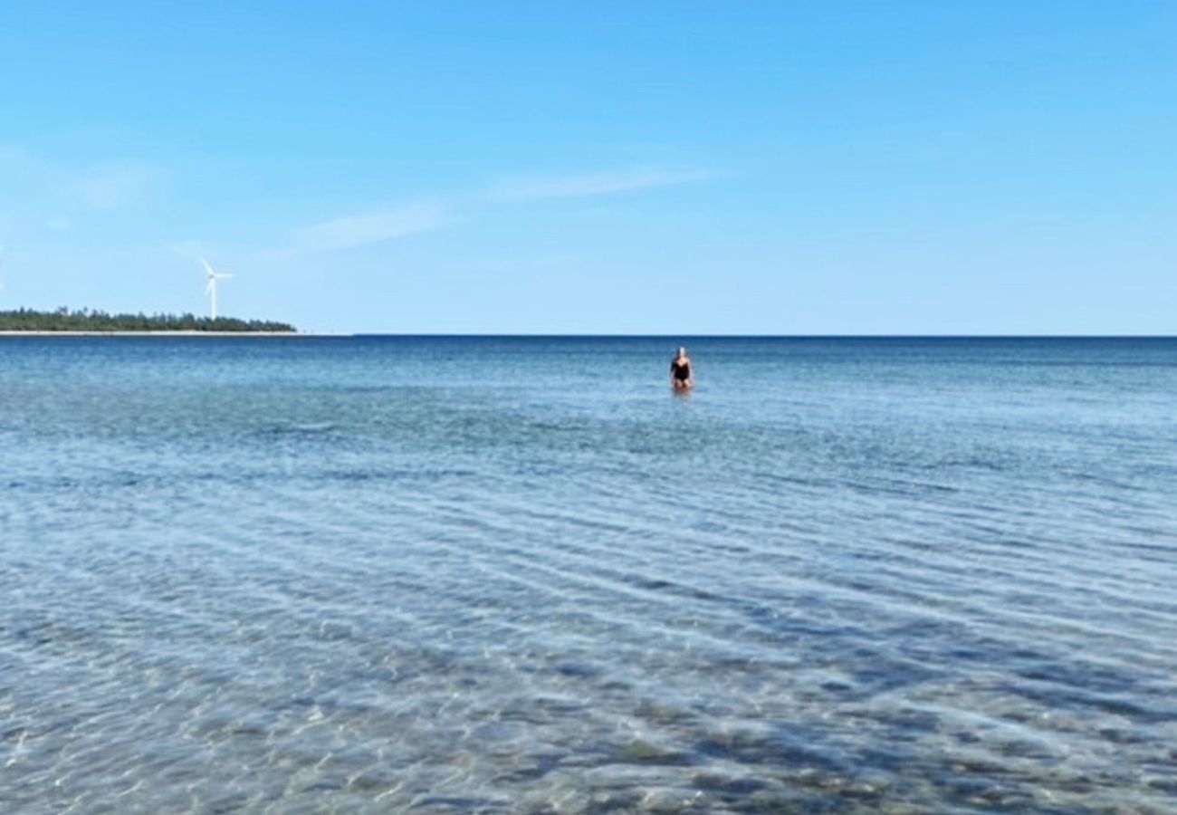 Ferienhaus in Lärbro - Schönes Ferienhaus in Lärbro, 150 m von einem der ruhigsten Strände Gotlands entfernt | SE12051