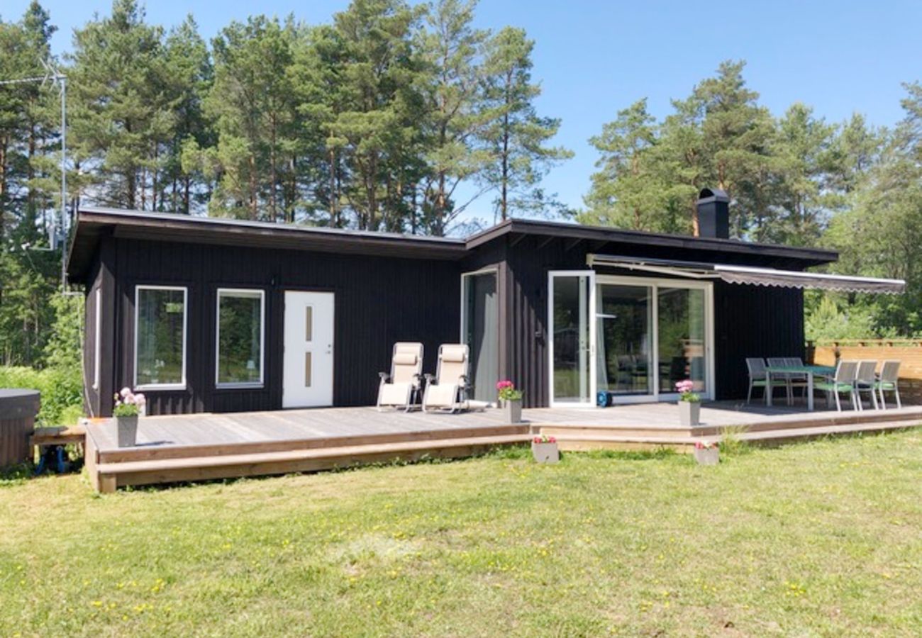 Ferienhaus in Lärbro - Schönes Ferienhaus in Lärbro, 150 m von einem der ruhigsten Strände Gotlands entfernt | SE12051