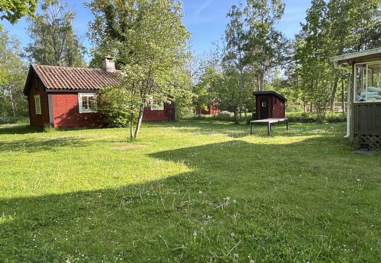 Ferienhaus in Löttorp - Große Holzvilla in malerischer Lage südlich von Löttorp | SE04050