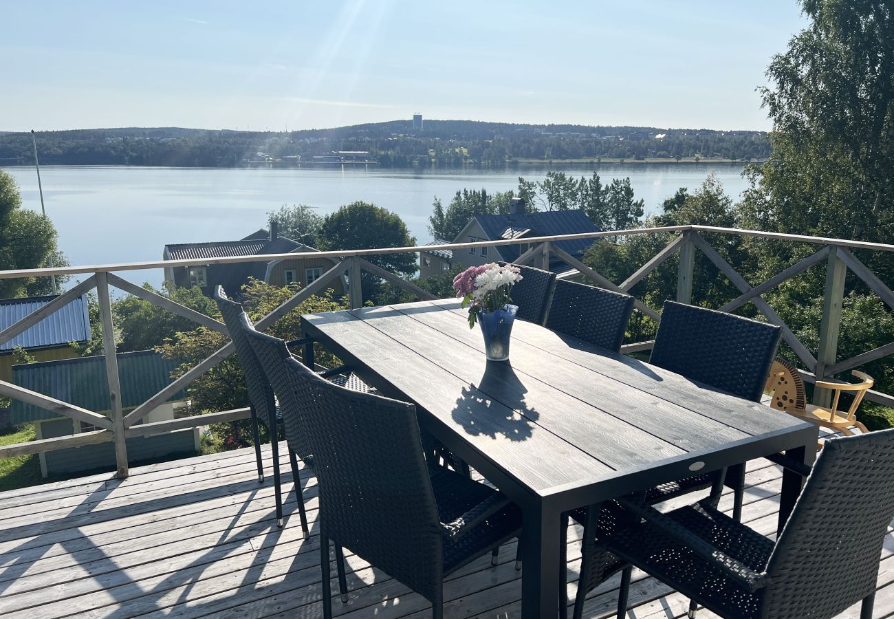 Ferienhaus in Frösön - Wunderschön gelegenes Haus mit kilometerweiter Aussicht auf Frösön | SE21011