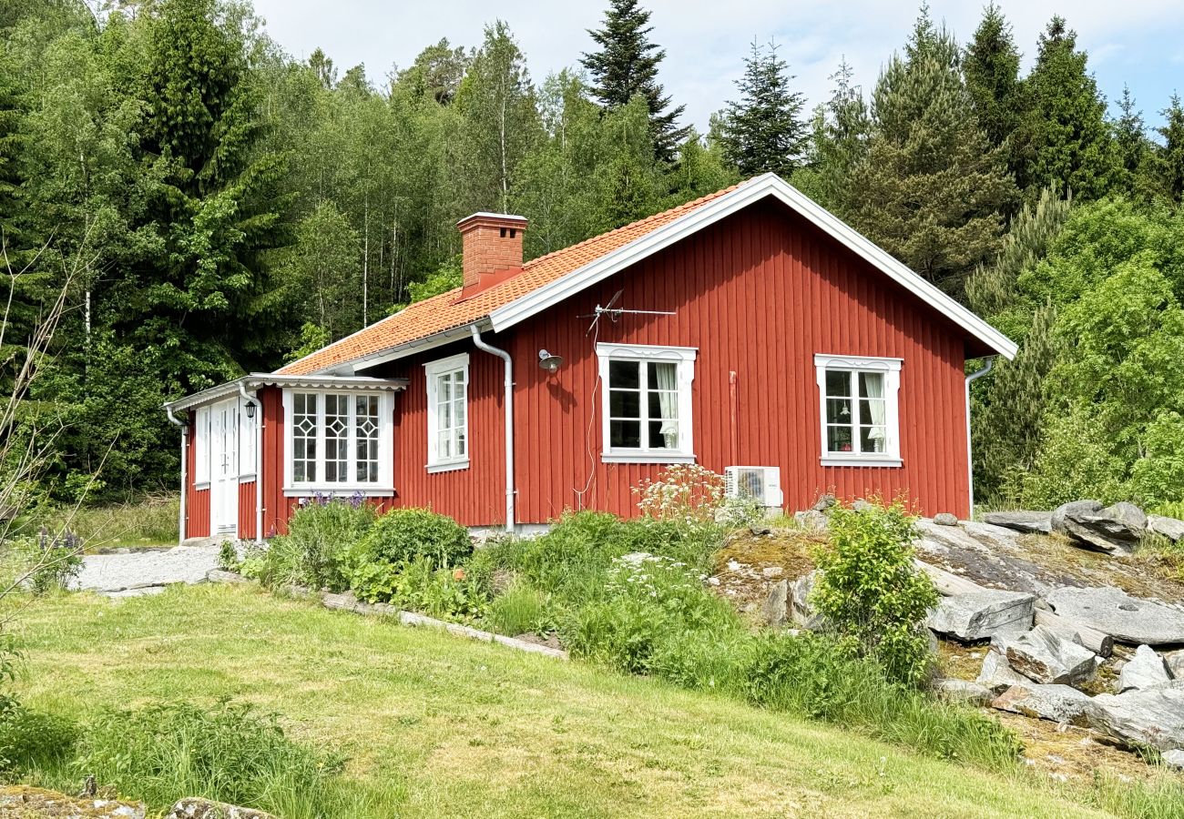 Ferienhaus in Varekil - Sommervilla auf dem Land in der Nähe von Varekil/Orust | SE09062