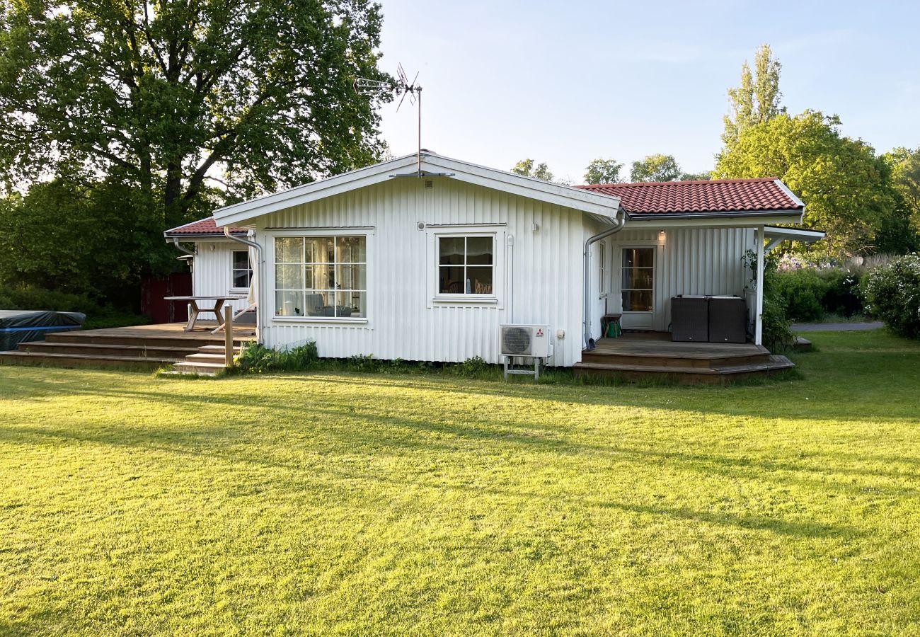 Ferienhaus in Färjestaden - Gepflegtes und schönes Ferienhaus im beliebten Stora Rör, nördlich von Färjestaden. | SE04052