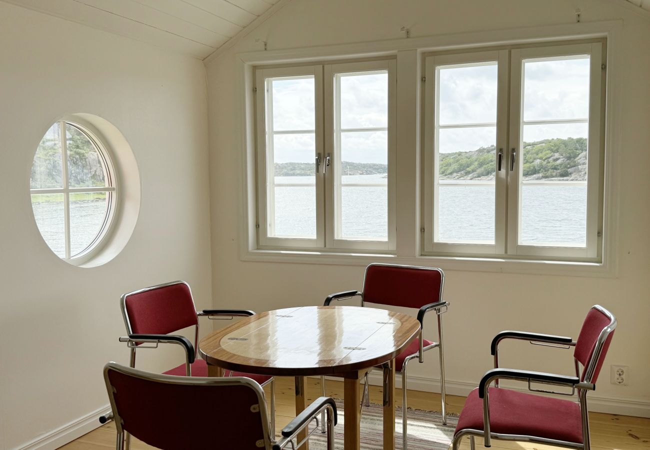 Ferienhaus in Hamburgsund - Einzigartige Strandvilla mit eigenem Steg in Hamburgsund | SE09068