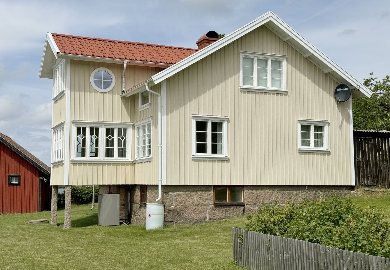 Ferienhaus in Hamburgsund - Einzigartige Strandvilla mit eigenem Steg in Hamburgsund | SE09068