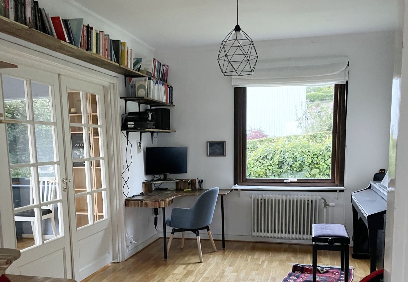 Ferienhaus in Hisings Backa - Gemütliche Villa mit Sauna in Göteborg SE09069