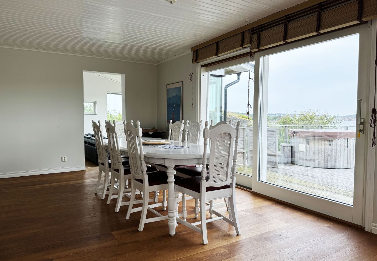 Ferienhaus in Torslanda - Architektengeführte Villa mit Meerblick auf Långholmen in der Westschären von Göteborg | SE09071