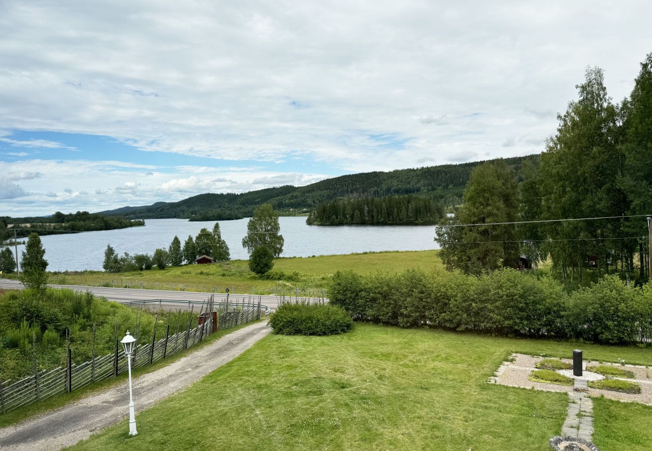 Ferienhaus in Sunnemo - Große schöne Villa mit Blick auf Lidsjön SE18030