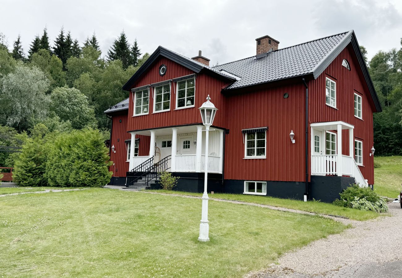 Ferienhaus in Sunnemo - Große schöne Villa mit Blick auf Lidsjön SE18030