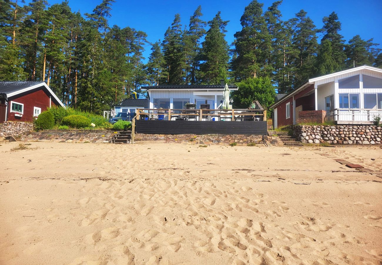 Ferienhaus in Gislaved - Gemütliches Ferienhaus auf einem Grundstück am See außerhalb von Gislaved | SE05083