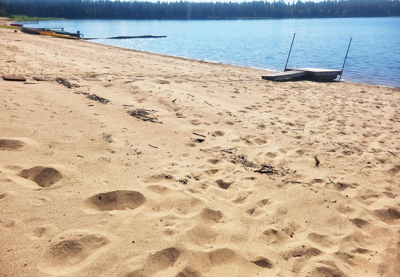 Ferienhaus in Gislaved - Gemütliches Ferienhaus auf einem Grundstück am See außerhalb von Gislaved | SE05083