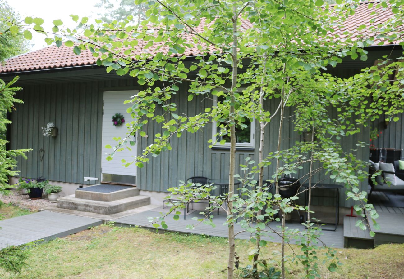 Ferienhaus in Yngsjö - Wunderschönes Ferienhaus nahe der Ostsee mit schönem Strand und schönen Bädern | SE01076