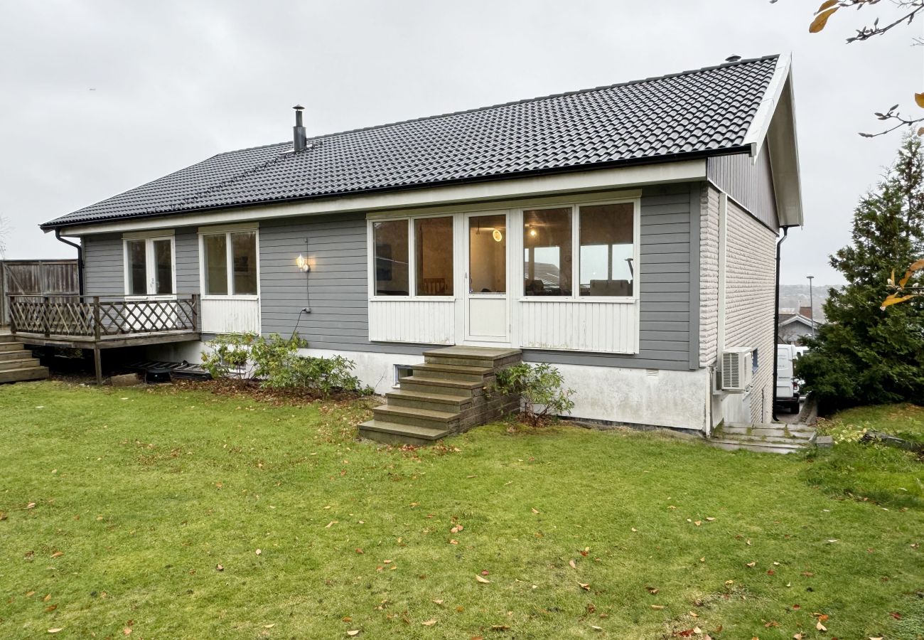 Ferienhaus in Hunnebostrand - Geräumige Villa im Zentrum von Hunnebostrand | SE09077