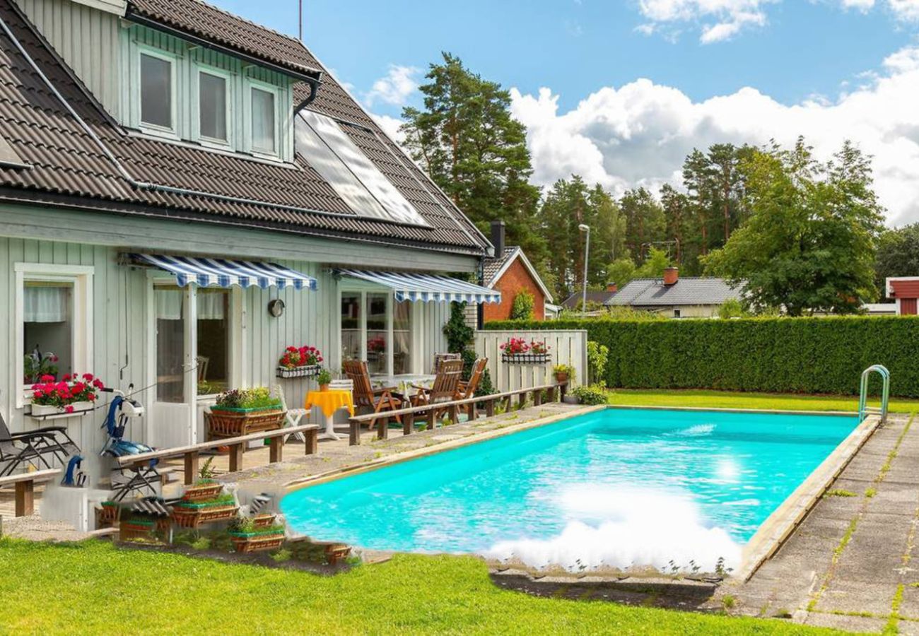 Ferienhaus in Storebro - Große schöne Villa mit Pool in Storebro | SE05079