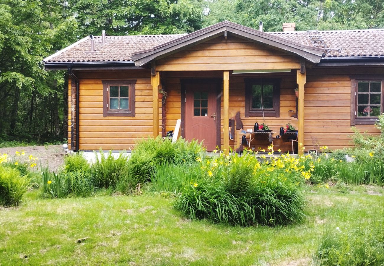 Blockhütte in Billesholm -  Charmantes Ferienhaus bei Söderåsen SE01077