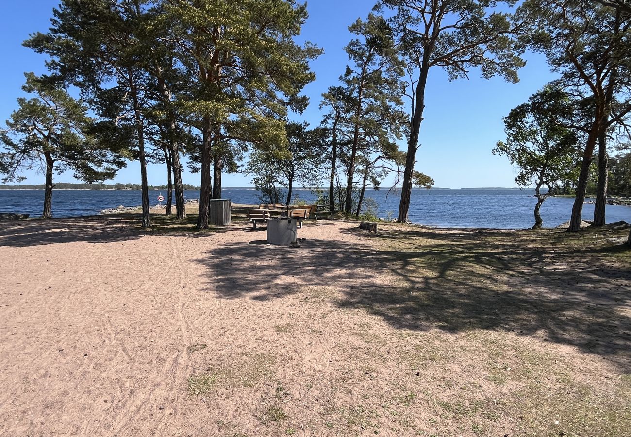 House in Oskarshamn -  Lovely holiday home with a sea view| SE05036