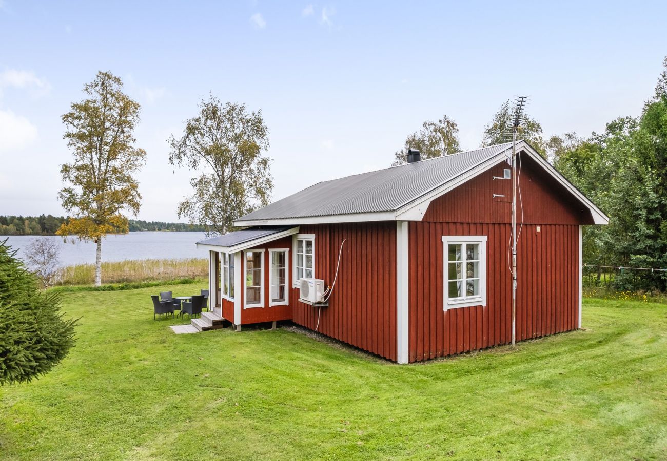 House in Forsa - Idyllic cottage nearby Hudiksvall with lake view | SE20008