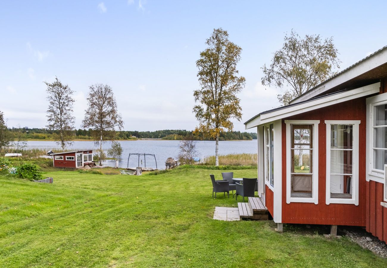 House in Forsa - Idyllic cottage nearby Hudiksvall with lake view | SE20008