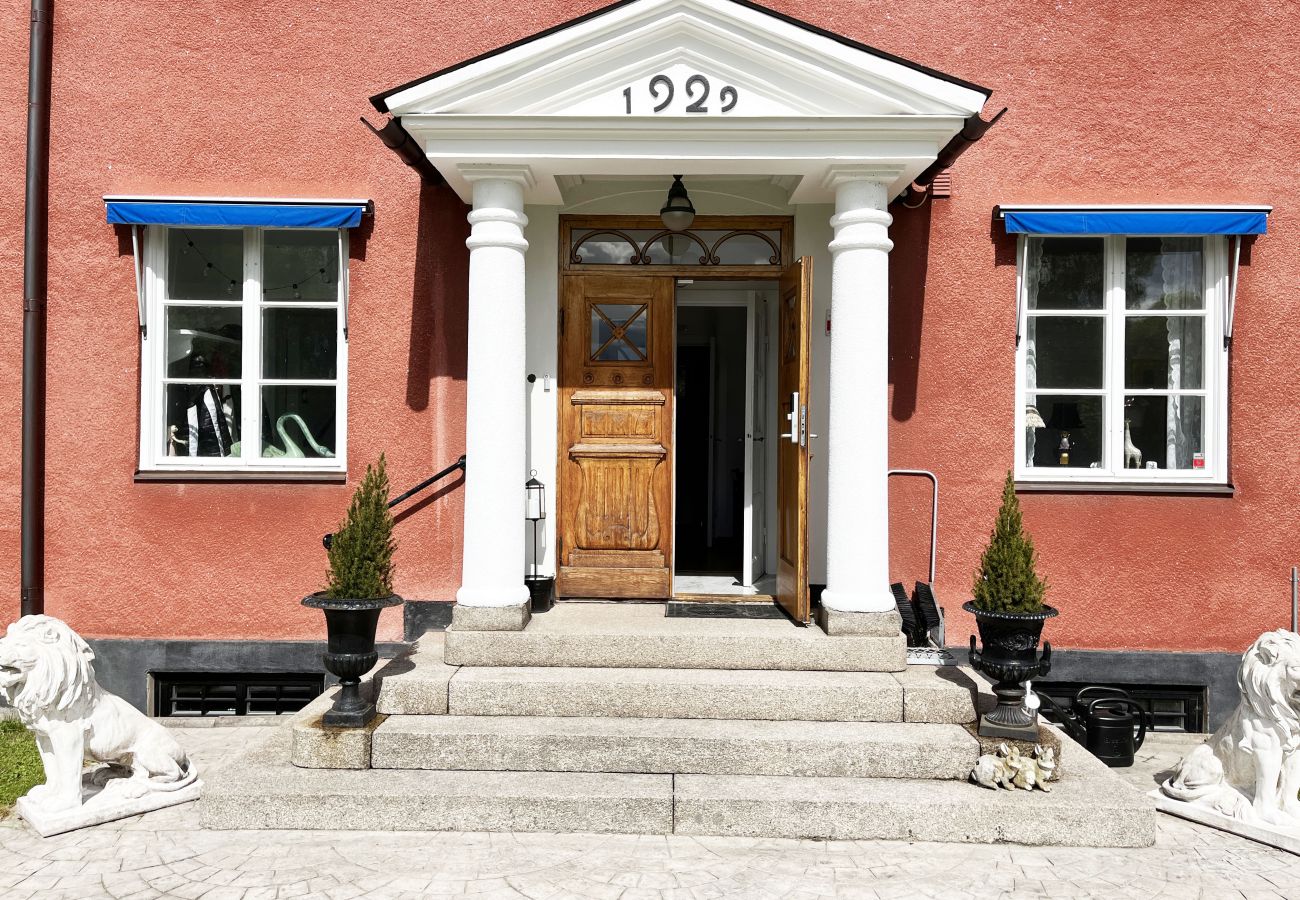 House in Vimmerby - Magnificent, spacious villa located in the middle of Vimmerby in SE05056