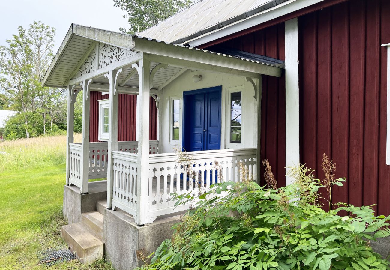 House in Virserum - Small red cottage located close to forest outside Virserum | SE05062