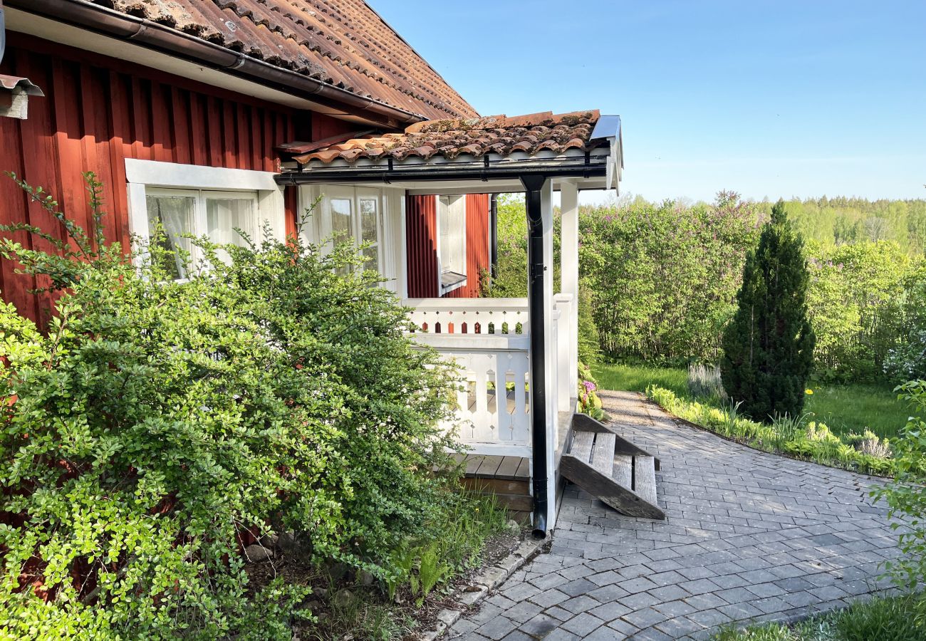 House in Alsterbro - Red cottage with a nice view of the landscape, at Aboda Klint | SE05064
