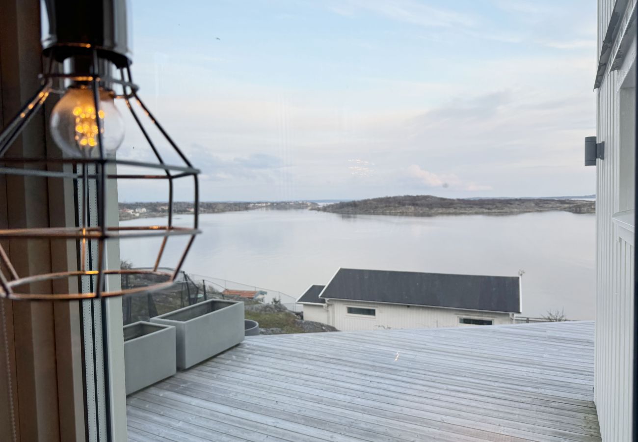 House in Torslanda - Fantastic villa with a sea view in Torslanda | SE09060