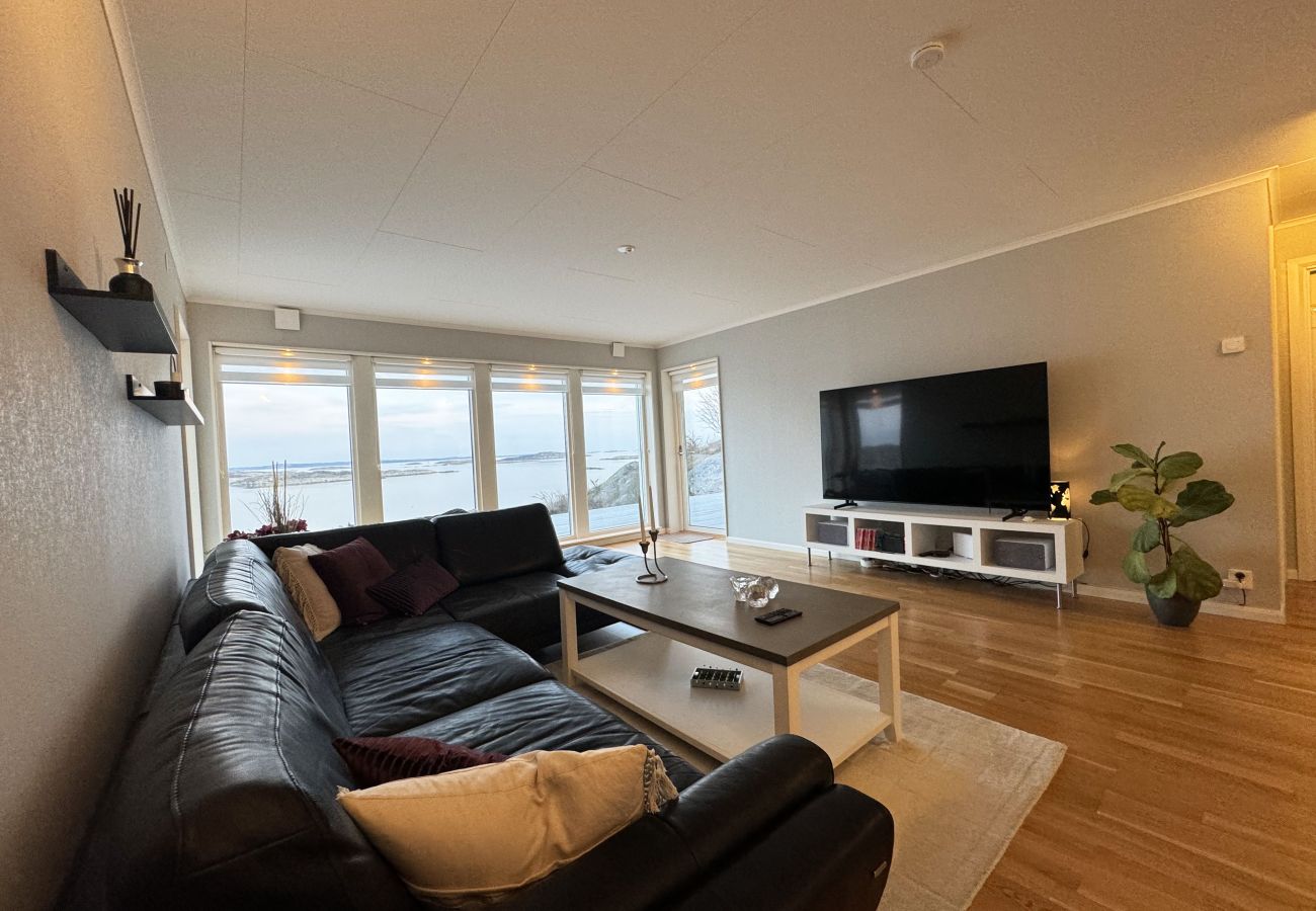 House in Torslanda - Fantastic villa with a sea view in Torslanda | SE09060