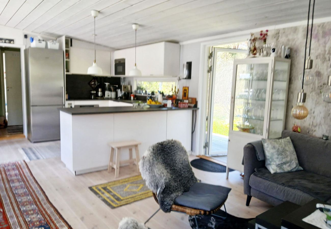 House in Lärbro - Nice cottage in Lärbro, 150 m from one of Gotland's quietest beaches | SE12051