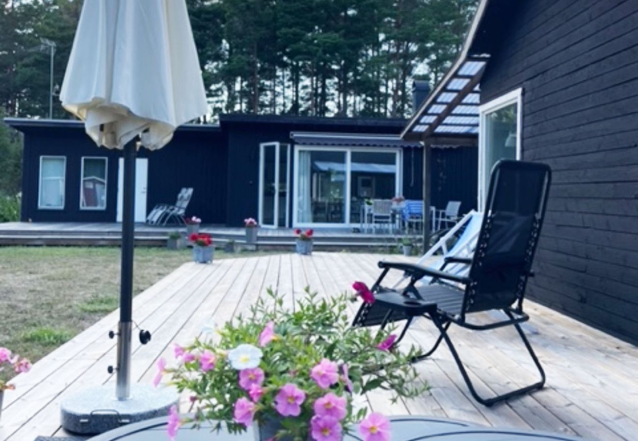 House in Lärbro - Nice cottage in Lärbro, 150 m from one of Gotland's quietest beaches | SE12051